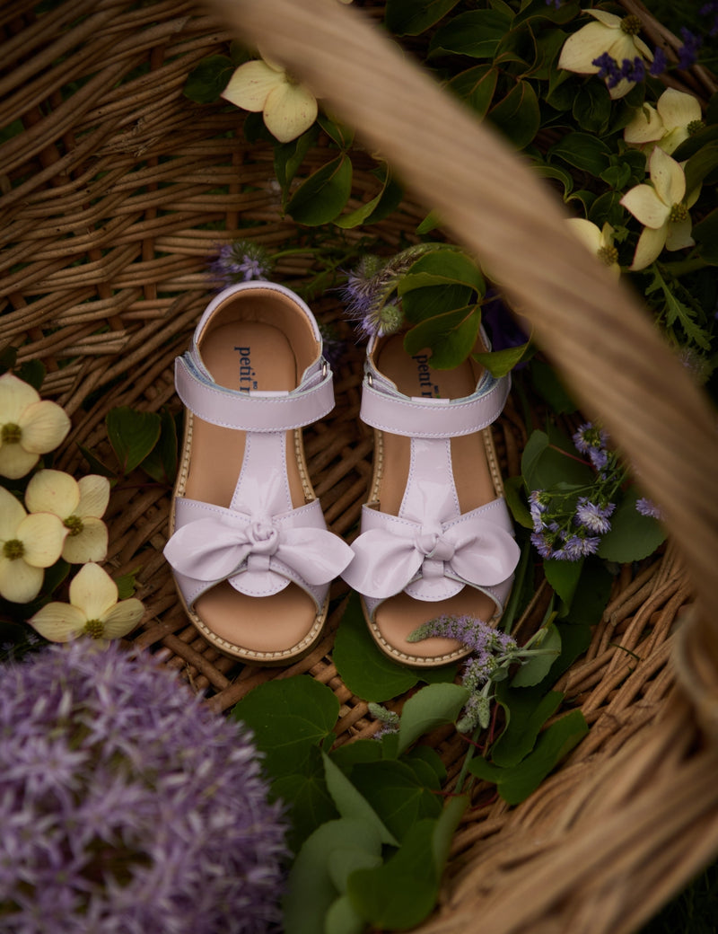 Petit Nord Bow Sandal Sandals Iris Patent 124