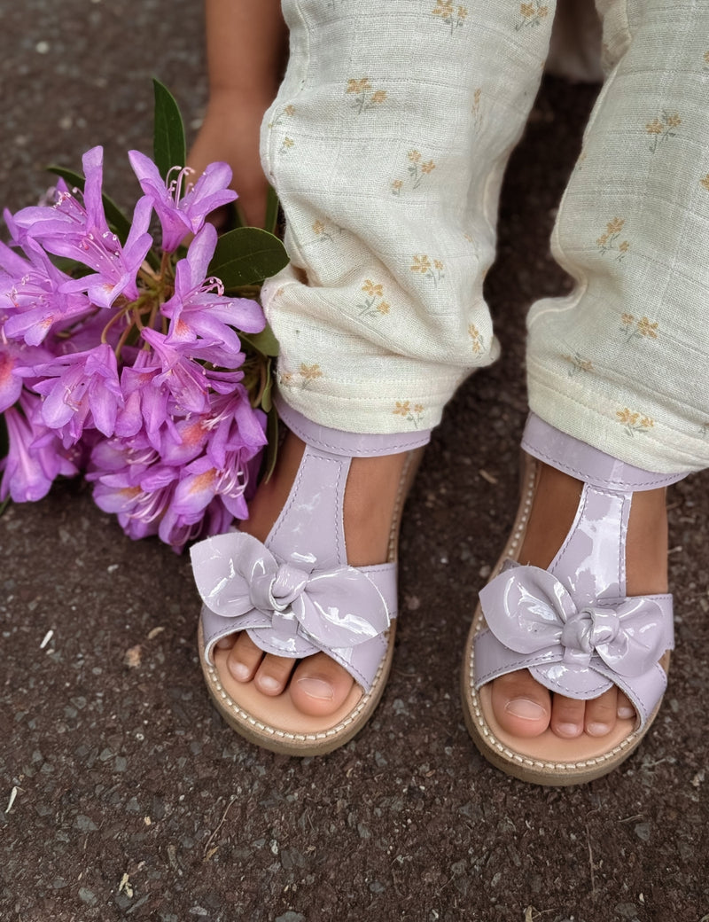 Petit Nord Bow Sandal Sandals Iris Patent 124