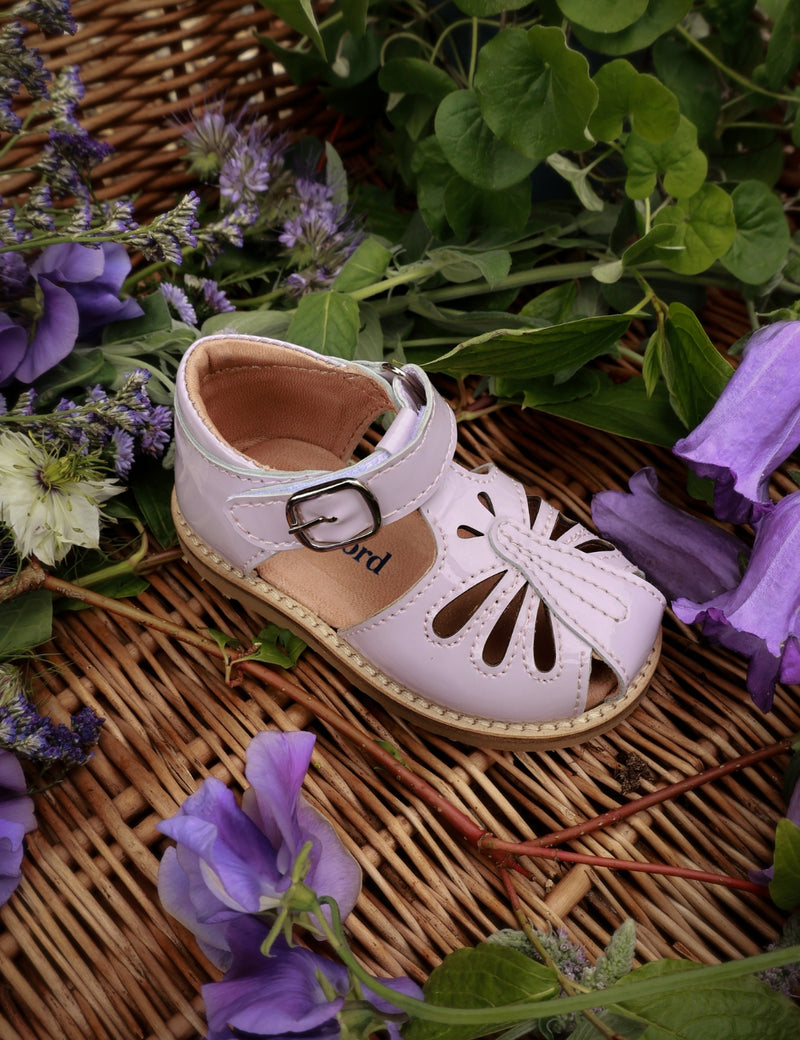 Petit Nord Butterfly Sandal Sandals Iris Patent 124