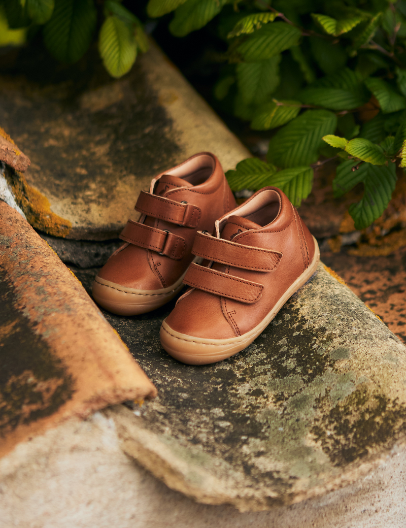 Petit Nord Everyday shoe Velcro Sneakers Cognac 002