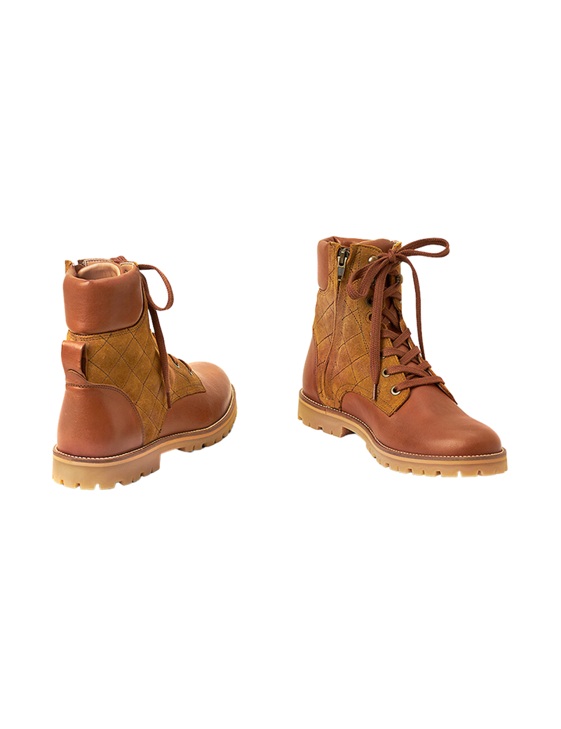 Petit Nord Quilted Saga Boot Women Amber suede 032