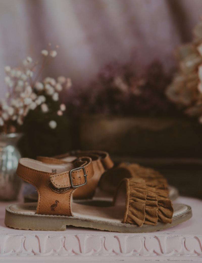 Petit Nord Ruffles Sandal Sandals Cognac 002