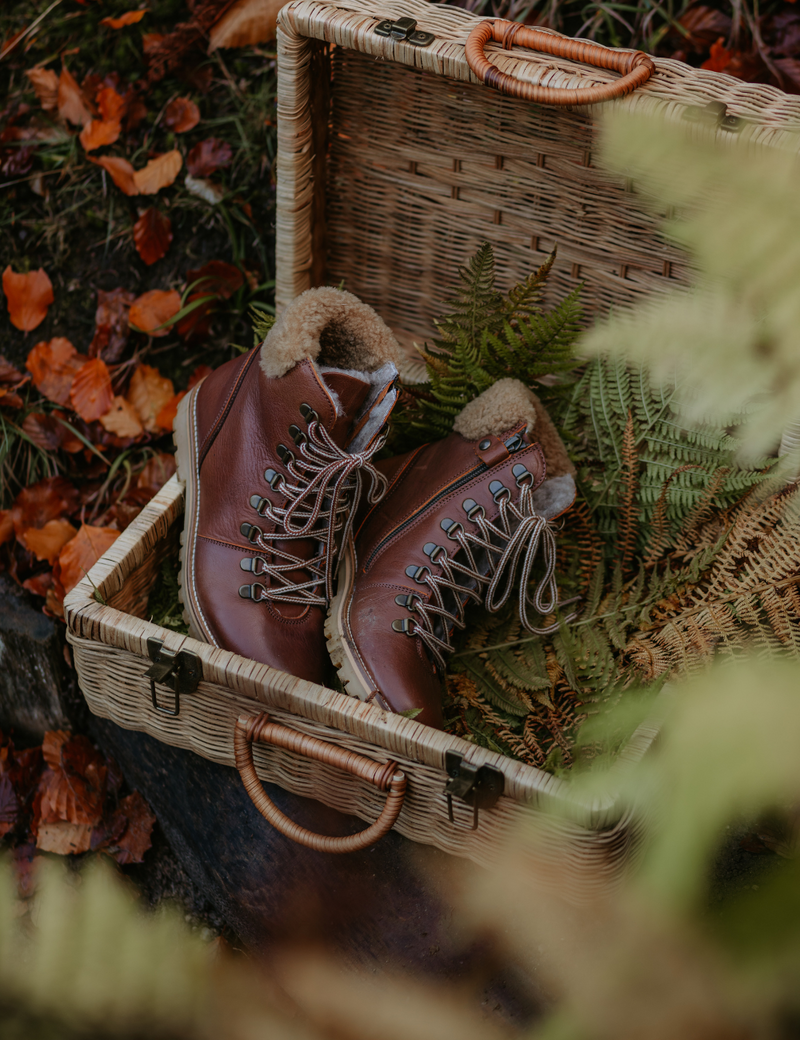 Petit Nord Shearling Winter Boot Women Women Hazelnut 069