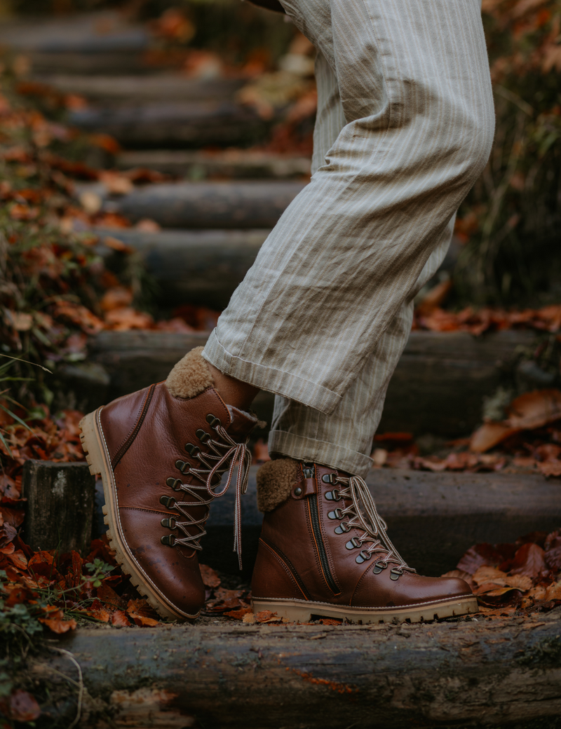 Petit Nord Shearling Winter Boot Women Women Hazelnut 069