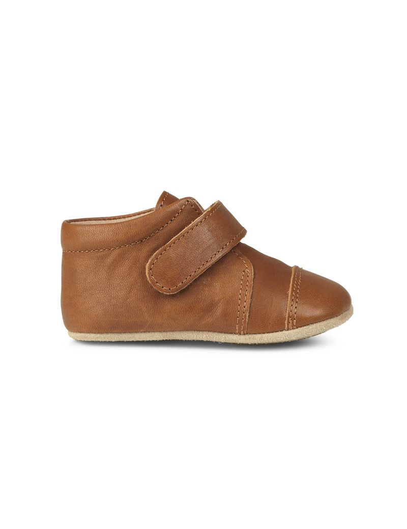 Petit Nord Shoe with Velcro Indoor Shoes Cognac 002
