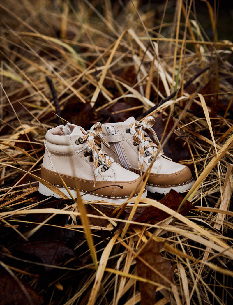 Petit Nord Trek Boot Boots Cream 052