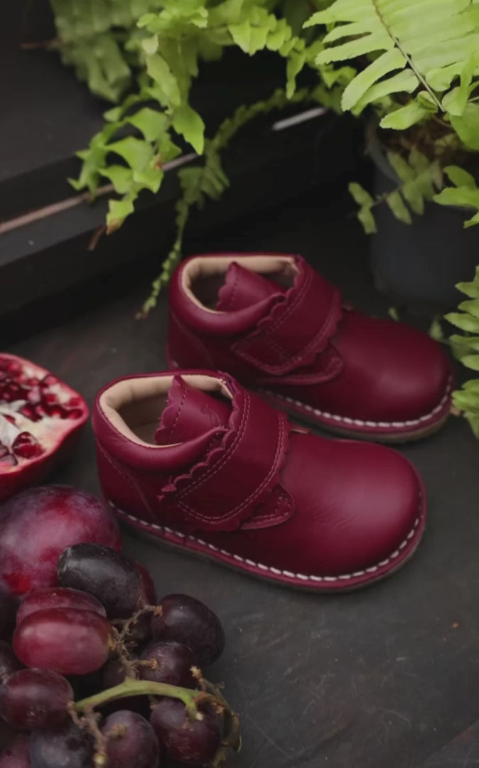 Petit Nord Scallop Velcro Boot Low Boot Shoes Fuschia 181