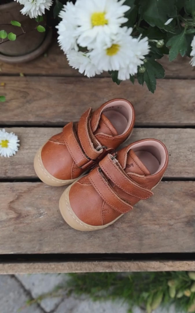 Petit Nord Everyday shoe Velcro Sneakers Cognac 002