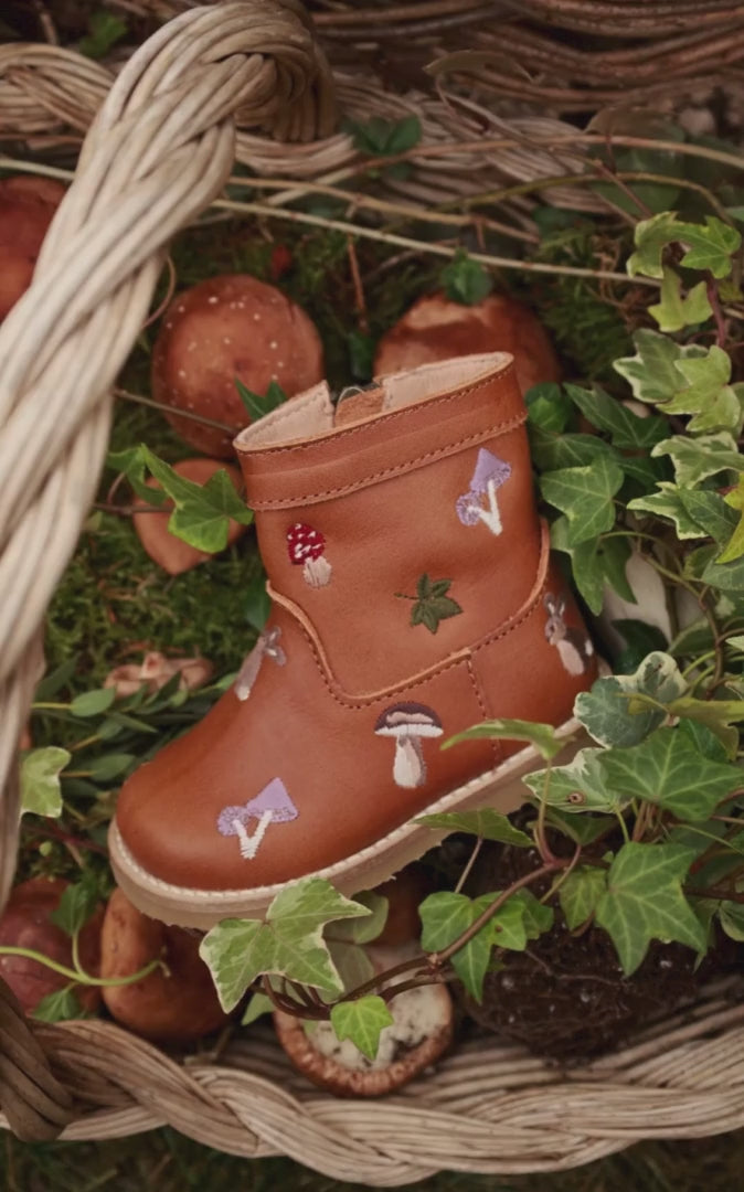 Petit Nord Woodland Mingus Boot Boots Cognac 002